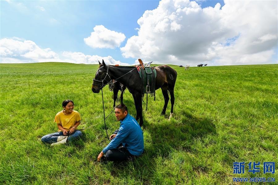 (特別的暑期生活·圖片故事)(1)草原女孩錫林花的暑期“歡樂時光”