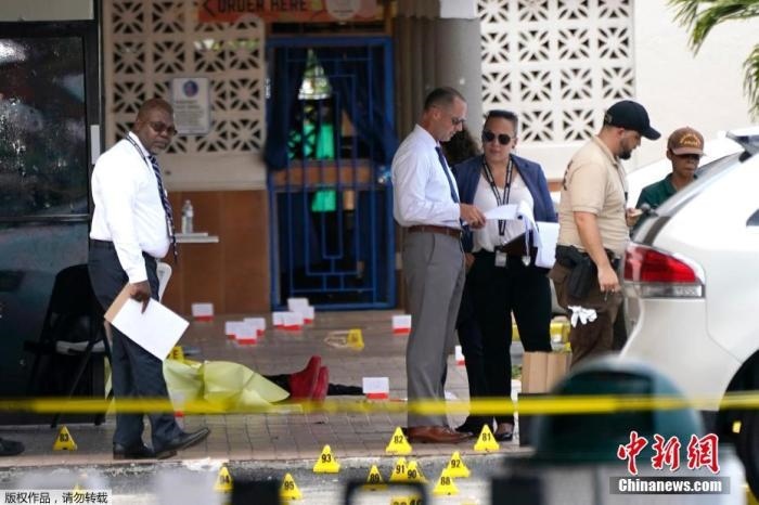 當?shù)貢r間5月30日凌晨，位于美國佛羅里達州東南部的邁阿密戴德縣發(fā)生大規(guī)模槍擊事件，造成2人死亡、20多人受傷。圖為槍擊案現(xiàn)場。