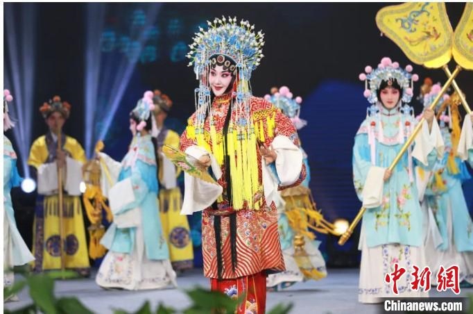 圖為，漢劇《貴妃醉酒》演出現(xiàn)場(chǎng) 武漢文旅局供圖