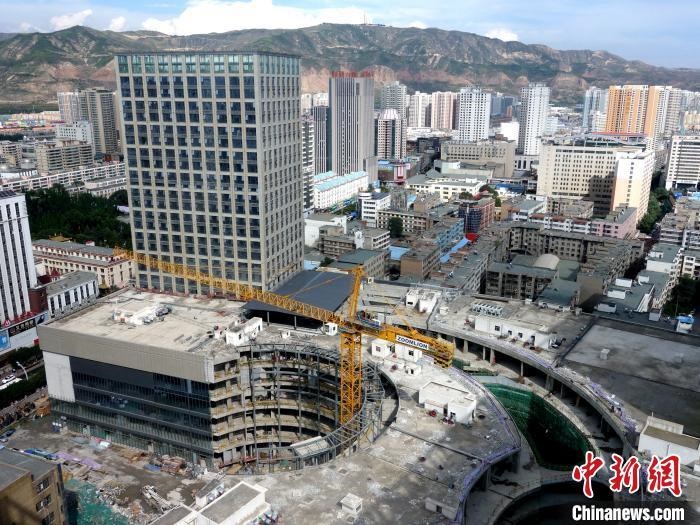 資料圖：城中區(qū)某商品住宅樓。 孫睿 攝