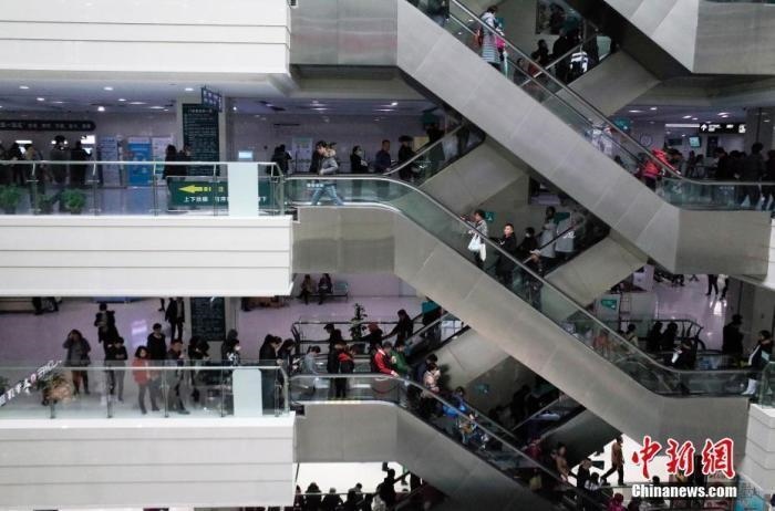 資料圖：某醫(yī)院門診樓。 <a target='_blank' href='/'>中新社</a>記者 殷立勤 攝
