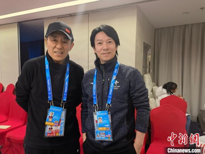 張文海與張藝謀的合影。　張文海 供圖