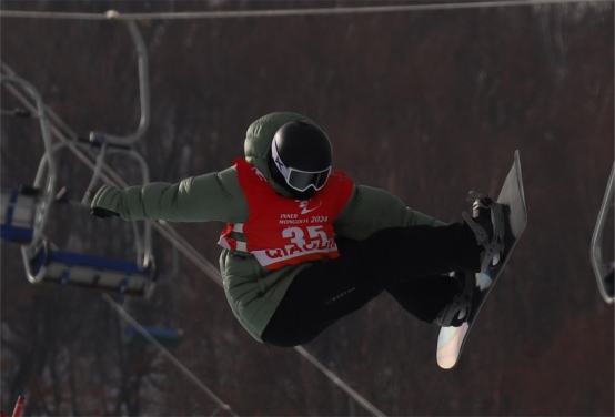 1708081372163520.png “十四冬”單板滑雪U型場(chǎng)地技巧公開(kāi)組預(yù)賽超燃完賽67.png
