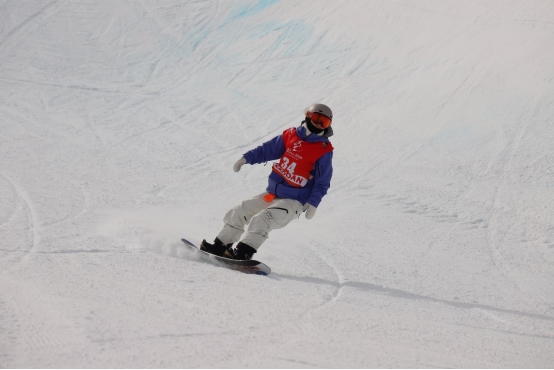 1708081387121797.png “十四冬”單板滑雪U型場(chǎng)地技巧公開(kāi)組預(yù)賽超燃完賽76.png