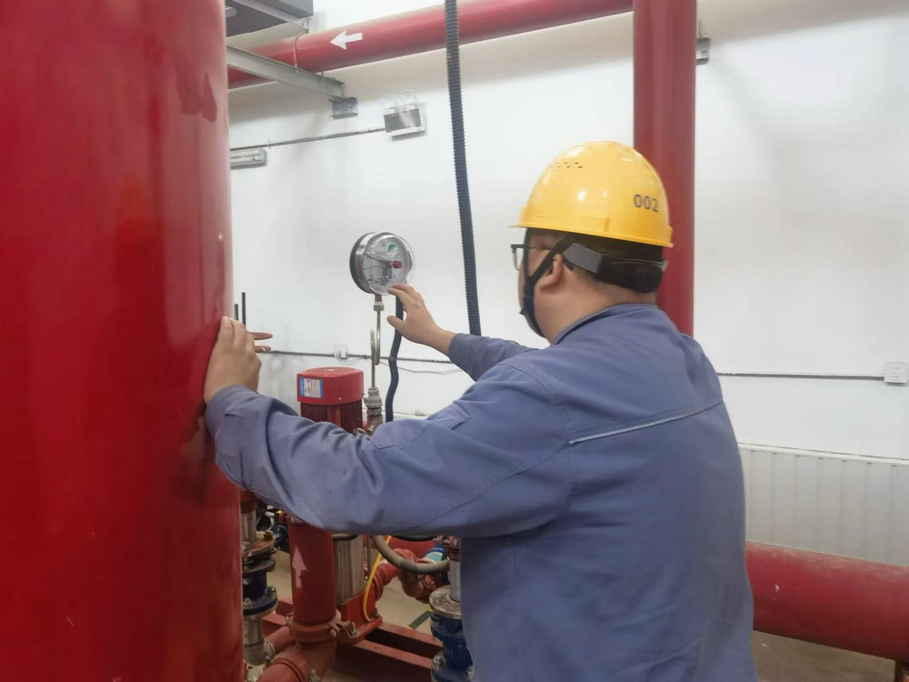 1756905570134095.jpg 巴盟狼山風(fēng)電場(chǎng)檢修.jpg