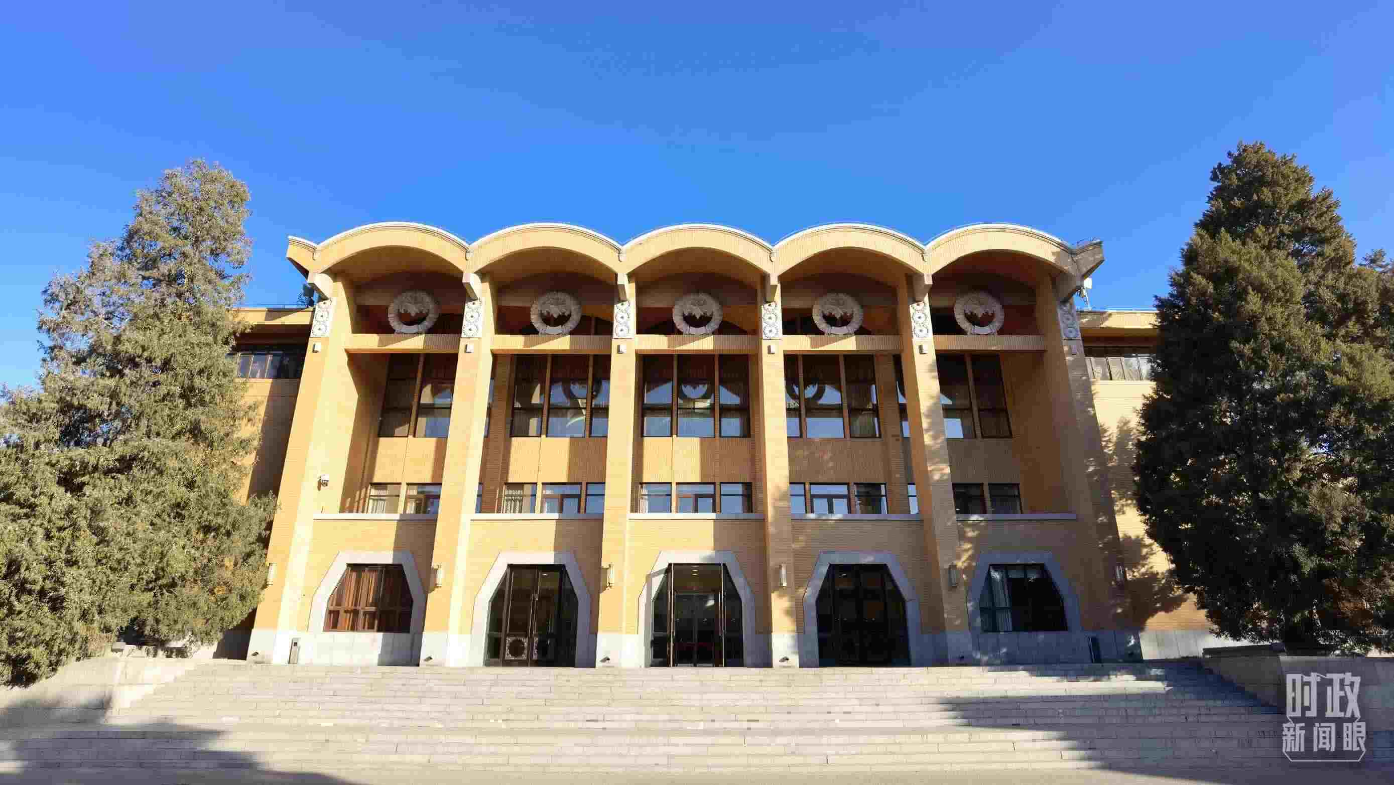 △2023年3月1日，中央黨校建校90周年慶祝大會(huì)在這里舉行。（總臺(tái)央視記者石丞拍攝）