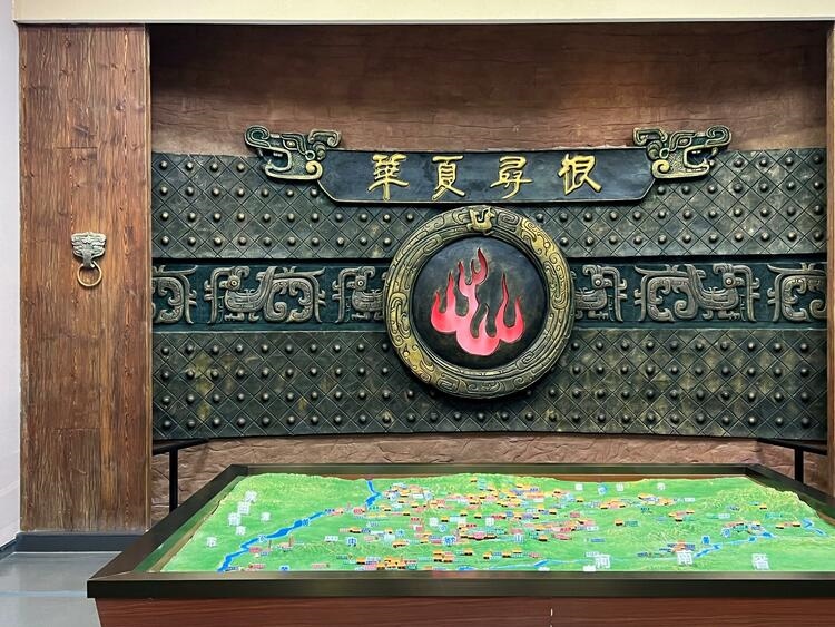 鑒往知來，跟著總書記學(xué)歷史丨走進(jìn)一座博物館，尋根五千年中華文明