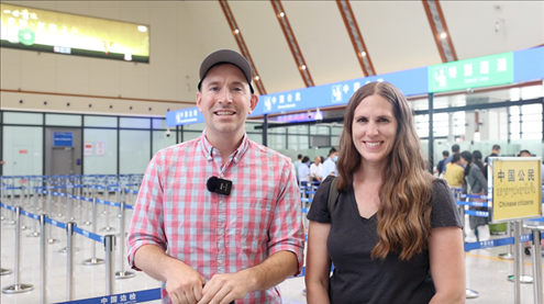 6月13日，來自美國的德拉古（Dragoo）夫婦將首次乘坐中老鐵路國際旅客列車從中國出境。李揚(yáng) 攝