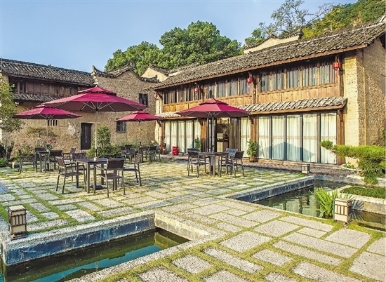 整治后的蓮都區(qū)下南山村催生眾多新業(yè)態(tài)。 當(dāng)?shù)毓﹫D