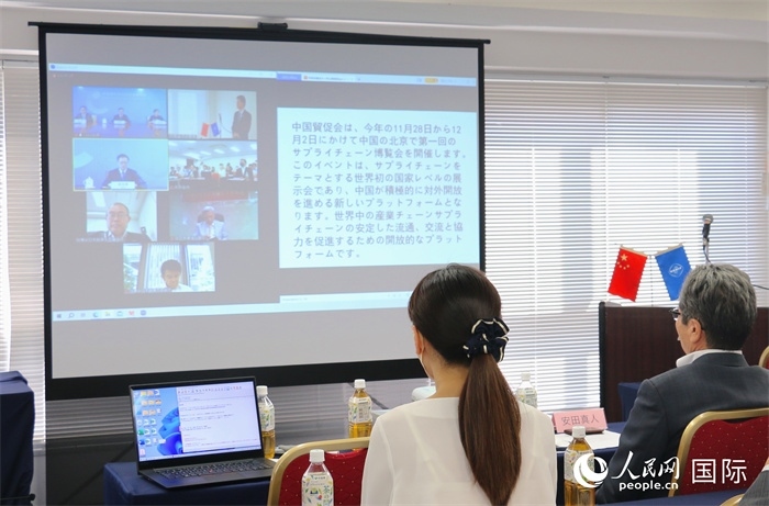 中國(guó)貿(mào)促會(huì)副會(huì)長(zhǎng)柯良棟視頻致辭。人民網(wǎng) 許可攝