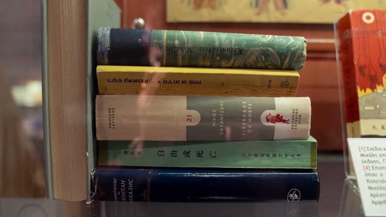 《自由或死亡》是卡贊扎基斯第一部被翻譯成中文的作品，希臘名為《米卡尼船長(zhǎng)》，“米卡尼”正是他父親的名字。人民網(wǎng)記者 葛泰佚攝