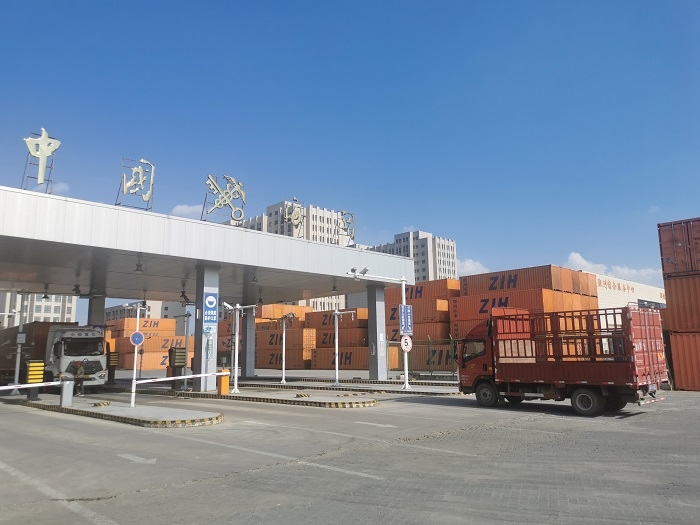 鄭州國(guó)際陸港海關(guān)監(jiān)管場(chǎng)所。鄭州車(chē)站海關(guān)供圖