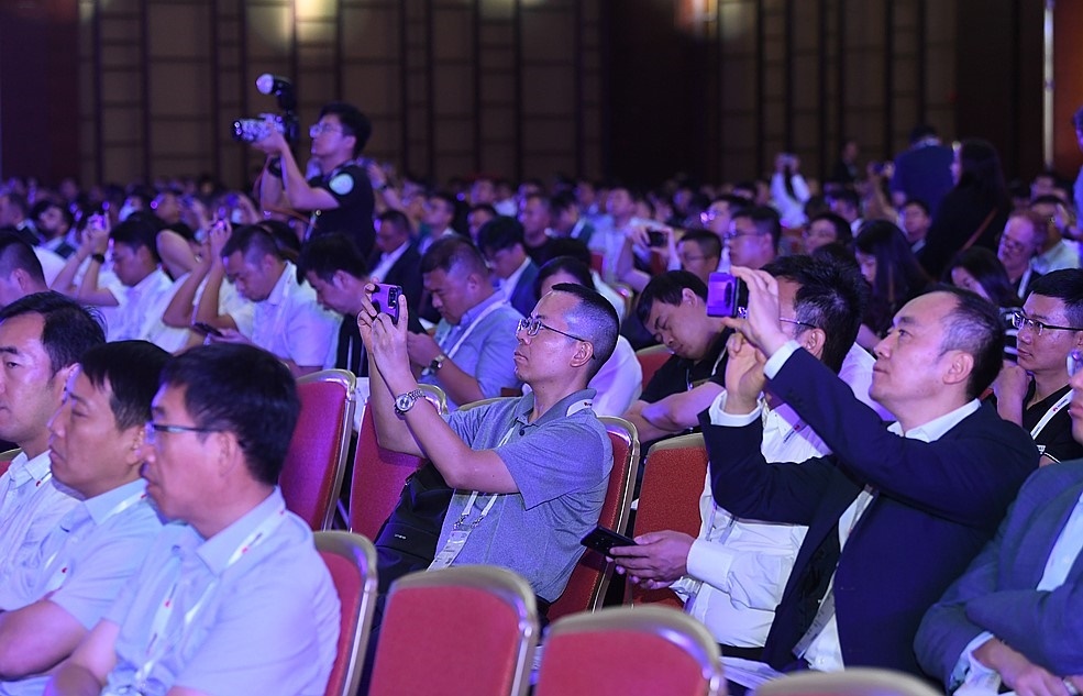 2023數(shù)字經(jīng)濟峰會·城市智能升級主題論壇現(xiàn)場。人民網(wǎng)記者 翁奇羽攝