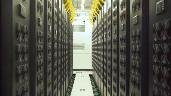貴安超算中心內(nèi)的機房。人民網(wǎng) 陽茜攝