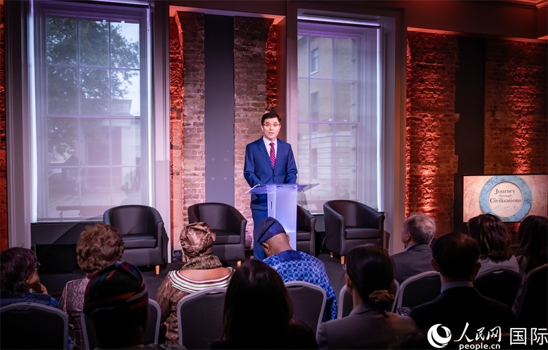 中國駐英國使館臨時代辦楊曉光致辭。人民網(wǎng) 郭錦標攝