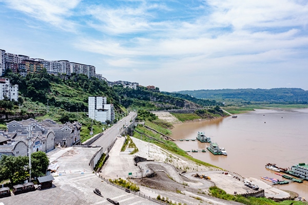 建成后的西沱鎮(zhèn)岸線環(huán)境綜合整治工程局部。受訪者供圖