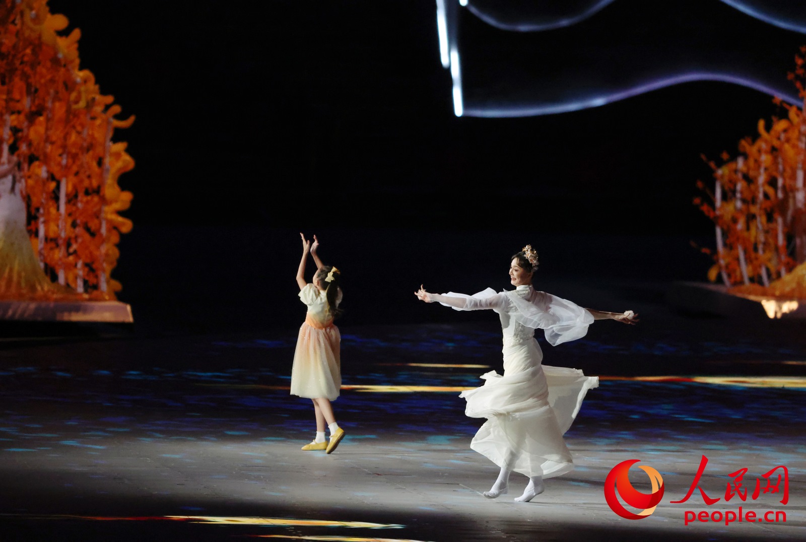 開幕式現(xiàn)場。人民網(wǎng) 周靜圓攝