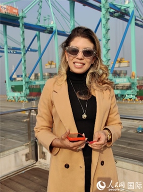 巴西《中北部傳媒集團(tuán)》記者拉尼艾莉接受采訪。人民網(wǎng)記者 符園園攝