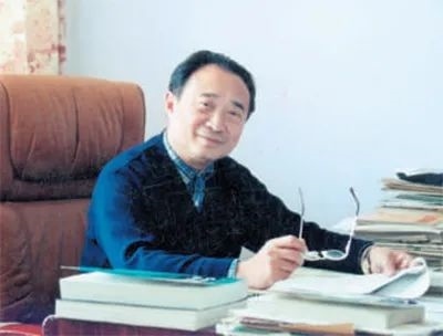 中年時的鐘萬勰。大連理工大學供圖