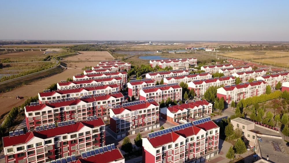 山東省東營市墾利區(qū)楊廟社區(qū)（2021年10月17日攝，無人機照片）。新華社記者 郭緒雷 攝