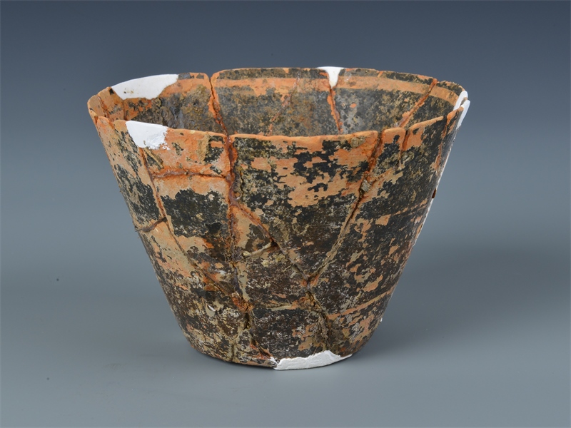 出土的蛋殼彩陶杯。國家文物局供圖