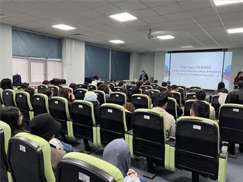 現(xiàn)場(chǎng)宣講中企。主辦方供圖