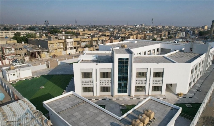 已經(jīng)完工的伊拉克瓦西特省第20號學校。該學校為合院式全功能建筑，包括教學樓，圖書室，實驗室，保衛(wèi)室等。 趙沖攝