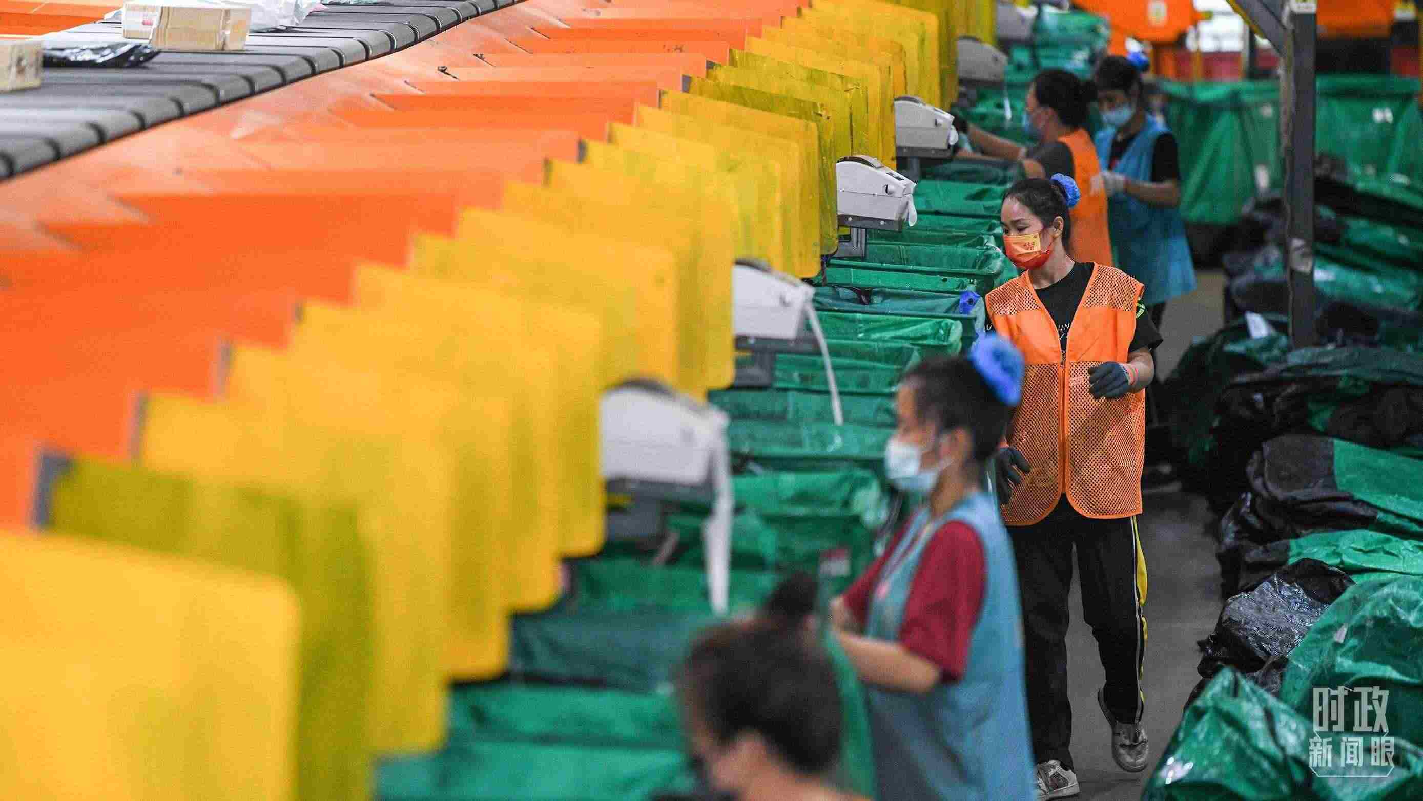 △今年“雙11”當天全國快遞業(yè)務(wù)量達6.39億件。