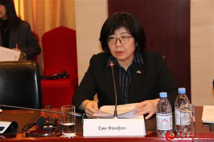 中國駐哈薩克斯坦大使館公使銜參贊邢芳芳致辭。人民網(wǎng)記者 李強(qiáng)攝