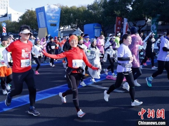 2023杭州馬拉松現(xiàn)場(chǎng)。肖健 攝