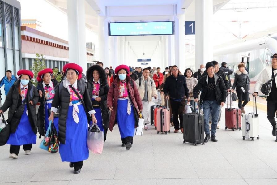 麗香鐵路開通滿月，累計發(fā)送旅客超18萬人次。受訪方供圖