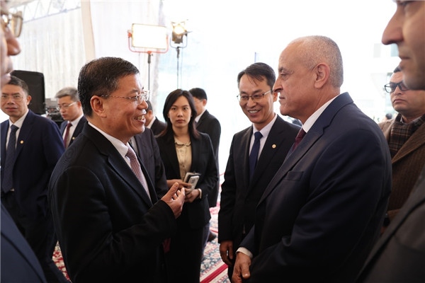 李永明同埃及住房部副部長(zhǎng)會(huì)談交流。主辦方供圖