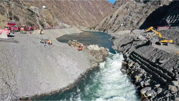 卡拉水電站實(shí)現(xiàn)大江截流。受訪者供圖