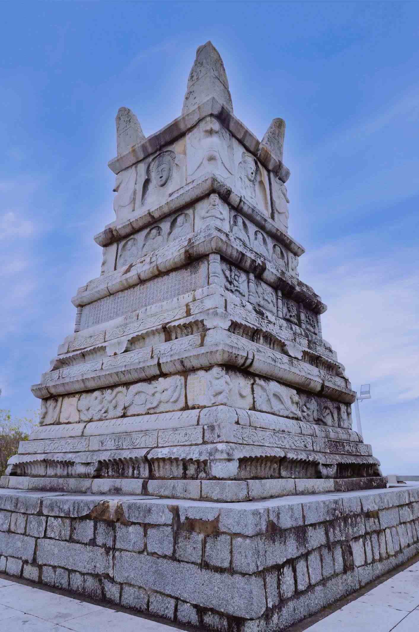 萬(wàn)壽塔。 陳芝 攝