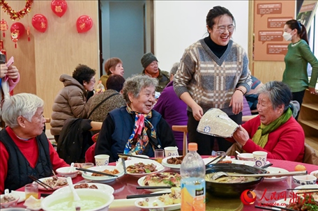 活動(dòng)準(zhǔn)備了抽獎(jiǎng)環(huán)節(jié)。人民網(wǎng)記者 葉賓得攝