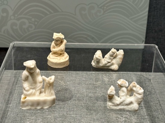 德化縣陶瓷博物館陳列的荷蘭人口哨。人民網記者 金慧慧攝