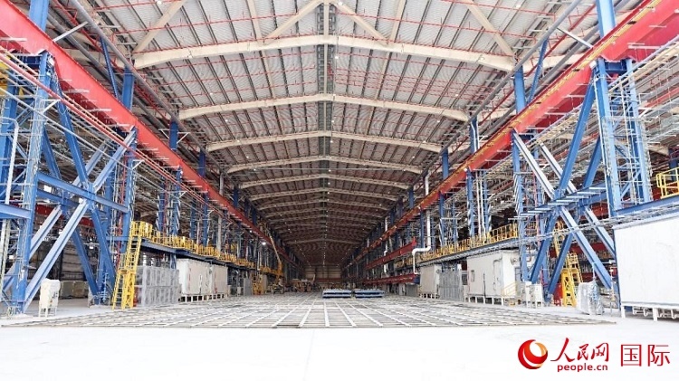 已移交業(yè)主的C201船體車間。人民網(wǎng)記者管克江攝