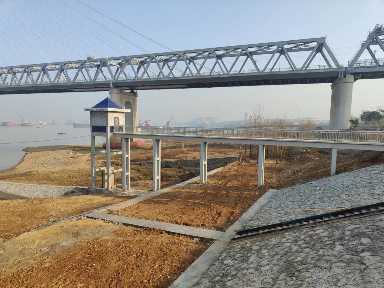 修復(fù)后的吉家湖低排閘。受訪者供圖