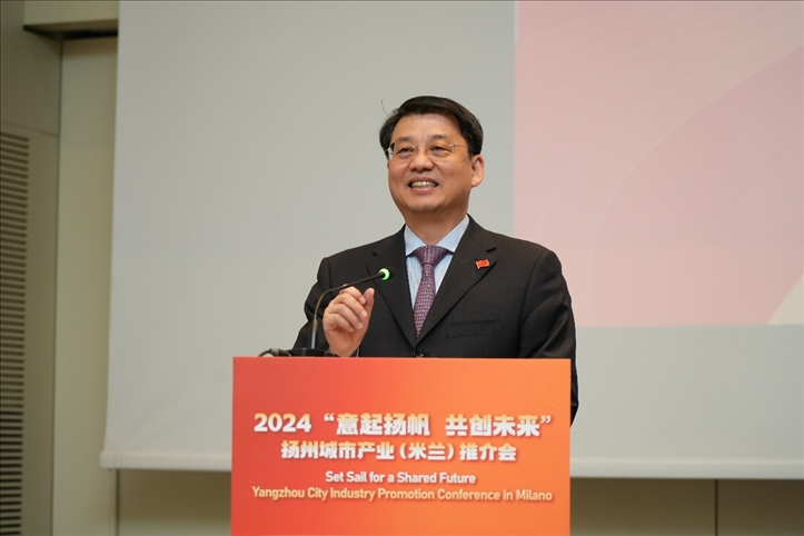 中國(guó)駐米蘭總領(lǐng)事劉侃寄語中意合作揚(yáng)帆遠(yuǎn)行。 主辦方供圖