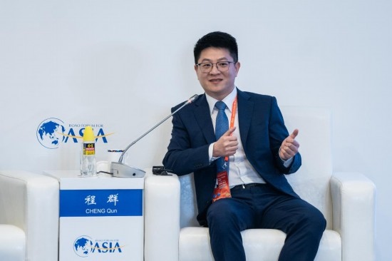 3月27日，猿輔導(dǎo)集團(tuán)副總裁、人工智能研究院院長(zhǎng)程群在分論壇上發(fā)言。新華社記者 曹夢(mèng)瑤 攝