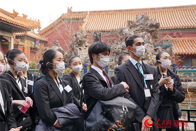 松山芭蕾舞團青年代表團在故宮參觀。人民網(wǎng)記者 張麗婭攝