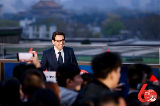 4月1日，法國外長(zhǎng)塞茹爾內(nèi)出席第18屆“中法文化之春”藝術(shù)節(jié)開幕式。圖片來源：法國駐華大使館