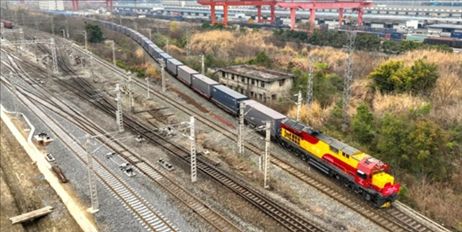 全國鐵路實行新的貨物列車運行圖。國鐵集團供圖