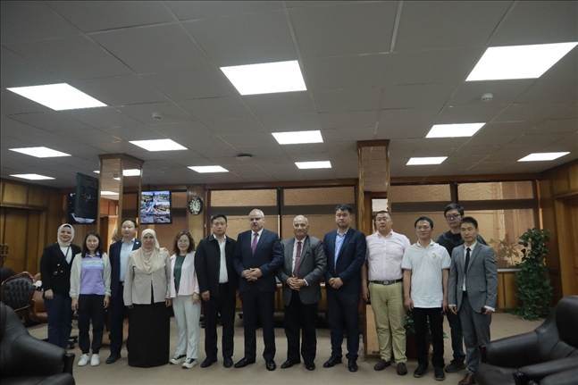 活動現(xiàn)場合影。蘇伊士運河大學孔子學院供圖