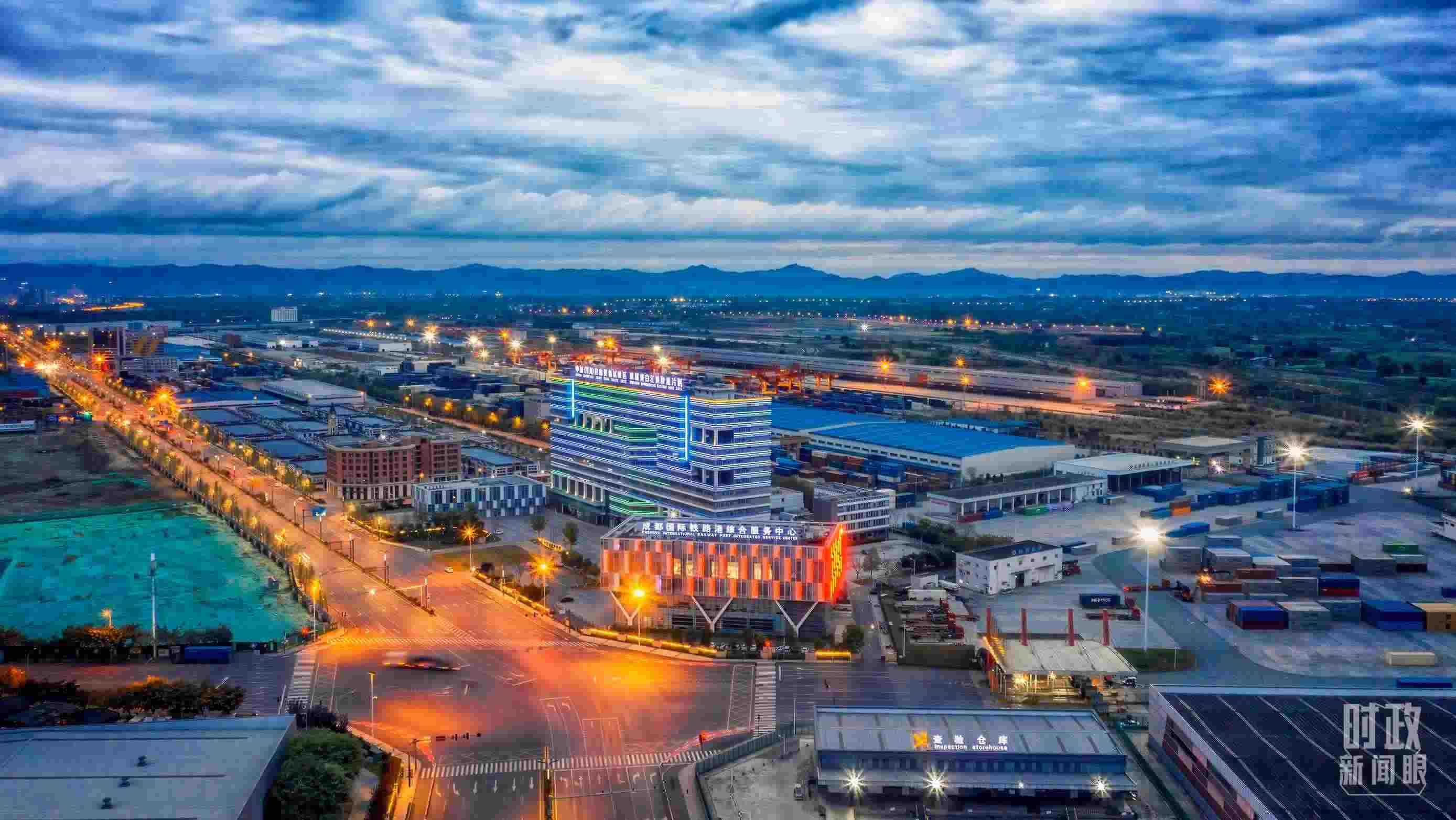 △成都國(guó)際鐵路港內(nèi)陸港口。（圖/視覺(jué)中國(guó)）