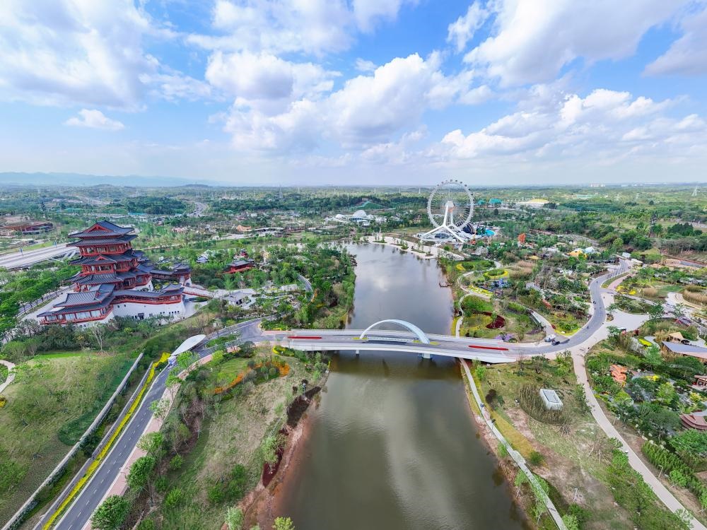 這是2024年4月22日拍攝的成都世園會(huì)主會(huì)場（無人機(jī)照片）。新華社記者 王曦 攝