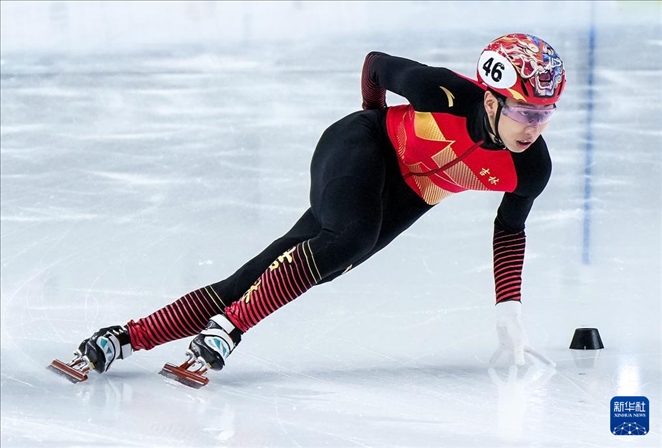 2024年2月18日，第十四屆全國冬季運動會短道速滑（公開組）男子1000米決賽，孫龍奪得冠軍，圖為吉林隊選手孫龍在比賽中。新華社記者 李博 攝