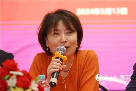 陜西省歸國華僑聯(lián)合會黨組成員、副主席兼秘書長尚小紅在座談會上致辭。人民網(wǎng)記者 陳海琪攝