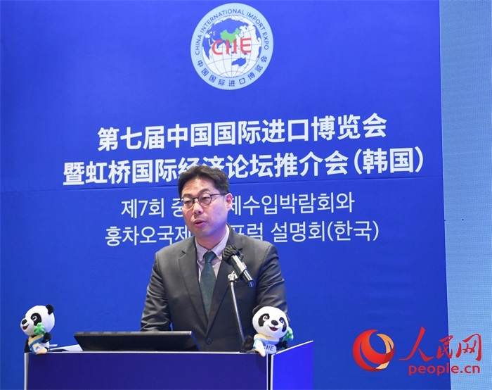 三養(yǎng)方圓集團(tuán)副社長韓世爀發(fā)言。 人民網(wǎng) 程安康攝