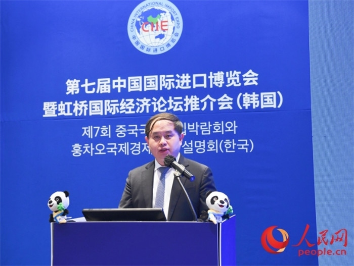 中國銀行首爾分行副行長褚?guī)h發(fā)言。人民網(wǎng) 程安康攝